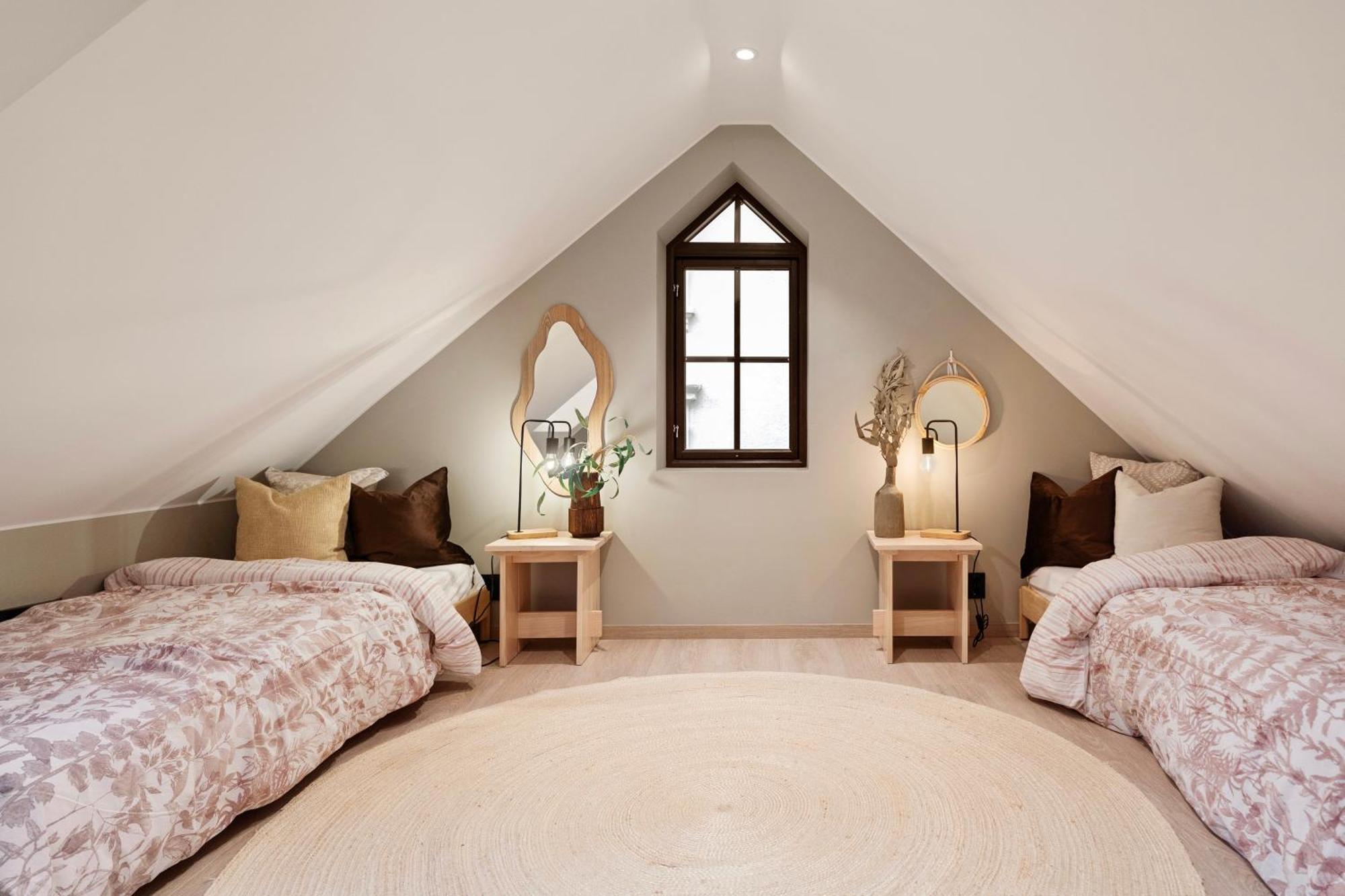 Luxurious In The Heart Of With Private Parking Villa *