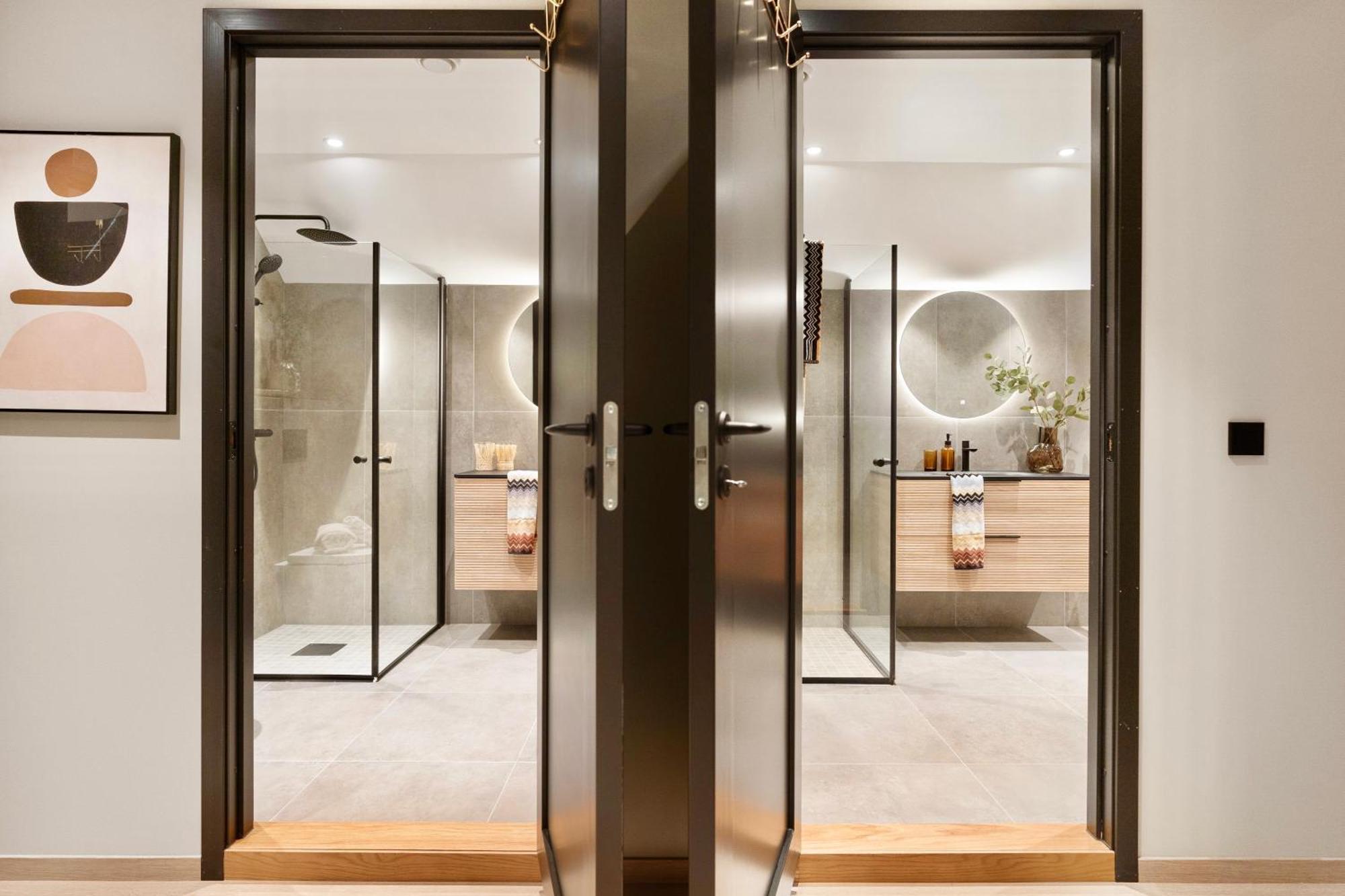 Luxurious In The Heart Of With Private Parking Villa